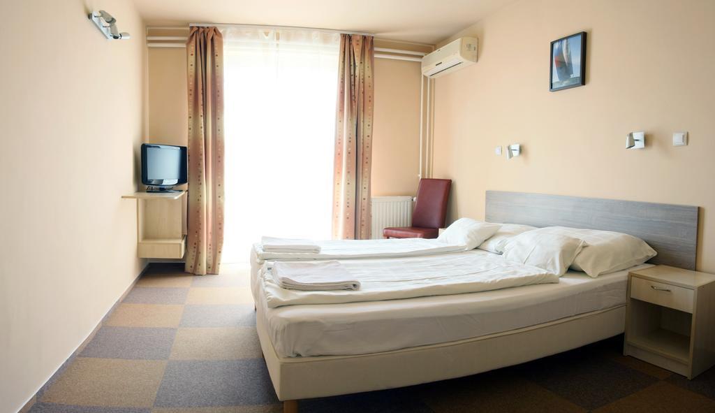 Hotel Monopoly Balatonalmádi Exteriér fotografie